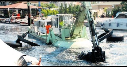 Tünel Sondaj Makinesi İle Kanal Açılıyor